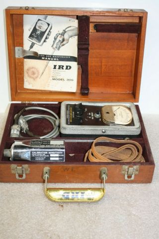 Vintage Ird Self Power Portable Vibration Meter With Book & Box