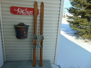 Vintage/antique Wooden Skis 59 Long Chalet Decor 8317