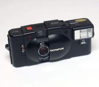 Olympus Xa2 Vintage Film Point & Shoot Camera Zuiko 35mm F/3.  5 Lens A1l Flash