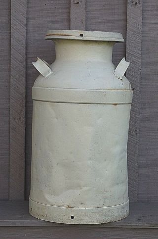 Old Vintage Rustic Primitive 10 Gallon Dairy Farm Milk Cream Can Metal Container