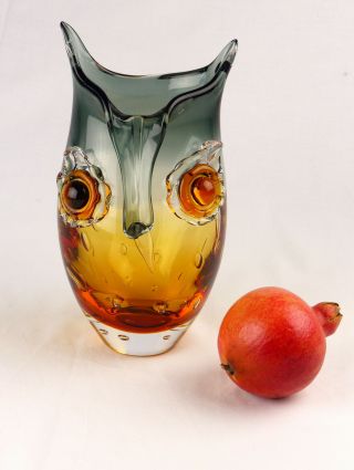 Large Vintage Murano Style Glass Owl Vase 24 Cms 9.  5 " Cased Glass Amber Smoke