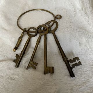 Vintage Brass Skeleton Keys On Ring Set Of 5 Farmhouse Jail House
