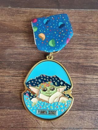 " Fiesta 2020 Baby Yoda In Cascaron " Limited Gold Edition Fiesta Medal