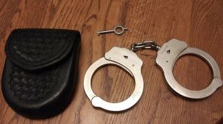 Vintage Peerless Handcuff Company Model 300 With Keys Leather Case Police Cuffs