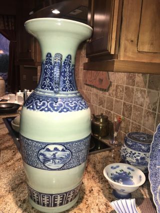 ANTIQUE CHINESE BLUE AND WHITE PORCELAIN VASE WITH DRAGON HANDLES 3