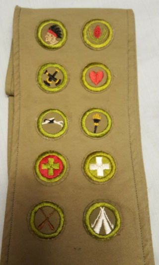 Vintage Boy Scout Sash With 10 Merit Badges & 2 Badges Of Rank