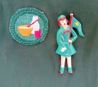 Vintage Girl Scout Plastic Figural Lapel Pin From 1955 On Sash W/ Patches