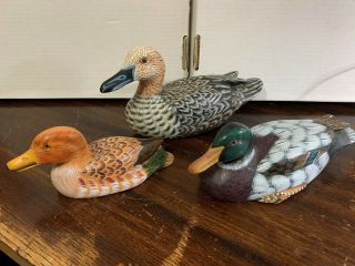 Set Of 3 Hand Painted Wooden Duck Figurines Decoy Carved Three Sizes