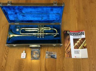 Yamaha Ytr - 232 Student Vintage Trumpet W/ Case,  Mouthpiece,  & Accessories