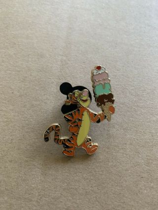 Disney Dsf “winnie The Pooh” Pin Trader Delight Le 300