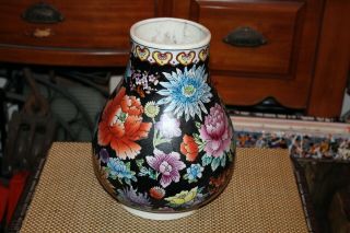 Chinese Porcelain Pottery Vase Colorful Flowers