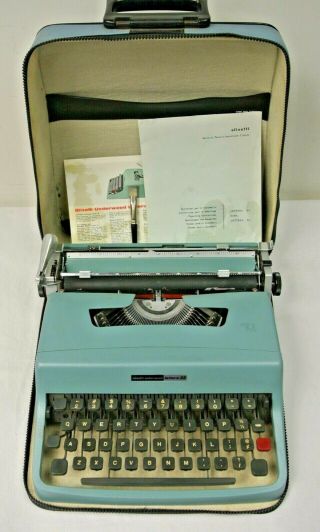 Vintage Olivetti Underwood Lettera 32 Typewriter W/case Circa 1967 Italy Blue