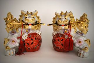 Huge Japanese White Porcelain Guardian Lions / Foo Dogs Swords