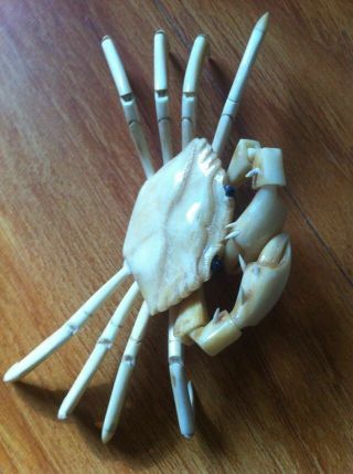Chinese Old Hand Carved Fengshui Crab Figurine Pendant
