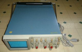 Vintage Tektronix 2215a Analog 60 Mhz Dual Channel Oscilloscope