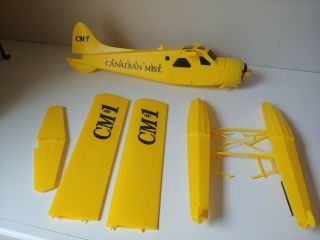 Vintage Canadian Mist Semi - Assembled Float Plane Model De Havilland Beaver 1993