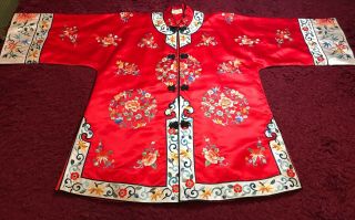 VINTAGE MID 20th c CHINESE EMBROIDERED RED SILK WOMEN JACKET ROBE EMBROIDERY 2