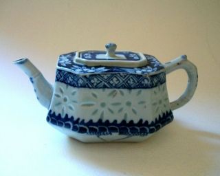 Antique Chinese blue and white porcelain teapot 2