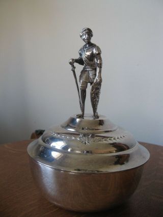 Vintage Elkington Silverplate Knight in Shining Armor Fleur de Lis Lidded Box 2