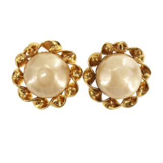 CHANEL CC Circle Pearl Earrings Clip - On Gold 94P France Vintage Auth NN829 Y 2
