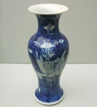 Chinese blue and white handpainted vase precious object blue ground Qing 2