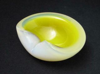 Vintage Murano Glass Yellow Opalescent Geode Bowl Manganese Vaseline Uranium