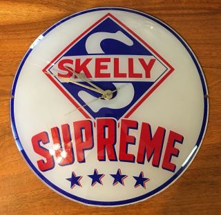 Vintage Skelly Supreme Gas Pump Globe Lens Clock Glass Top Sign Oil Garage Decor