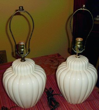 2 Vintage Modern S & M Industries Ribbed White Ceramic Ginger Jar Table Lamps