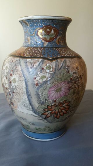 Antique Japanese Meiji Period Imari Satsuma Pottery Floral Vase Detailed