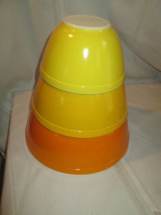 Rare Vintage Pyrex Citrus Yellow Orange Mixing Bowls 401 402 403