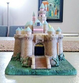 Sleeping Beauty Castle Disney Attraction Hinged Box Aurora & Phillip Kiss