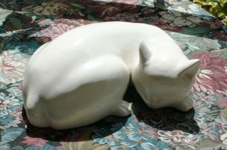 Vintage Large Sleeping White Ceramic Cat Figure Statue N/r