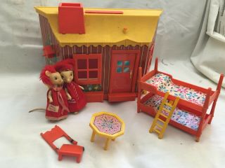 Vintage Remco Toys 1965 " Mr.  & Mrs.  Mouse House " Tv Jones Playmates Set