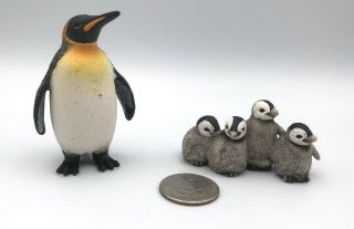 Schleich 14652 Standing Emperor Penguin & Babies Bird Figures Retired 2009