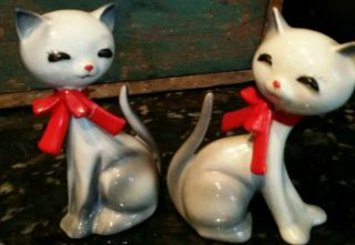 Vintage Siamese Cat Figures Pair Ceramic Japan 1950s Heart Noses 4 1/2 "