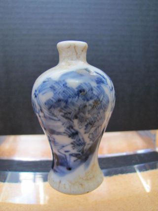 Antique Chinese 18th Century Blue & White Porcelain Snuff Bottle.