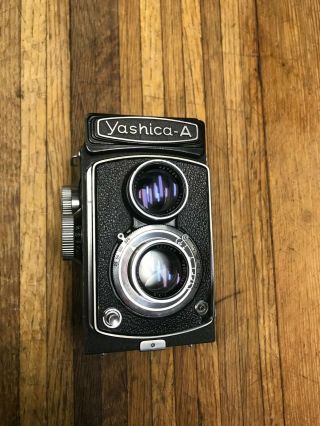 Yashica A - Vintage Tlr Camera With Leather Case - Operational