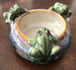 Vintage Decorative Ceramic Trinket Bowl/Dish with 3 Frog Figurines on Rim 3.  5 in 2
