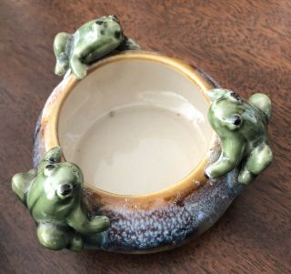 Vintage Decorative Ceramic Trinket Bowl/Dish with 3 Frog Figurines on Rim 3.  5 in 3