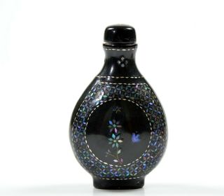 A Chinese Mother - Of - Pearl Inlaid Lacquer Snuff Bottle