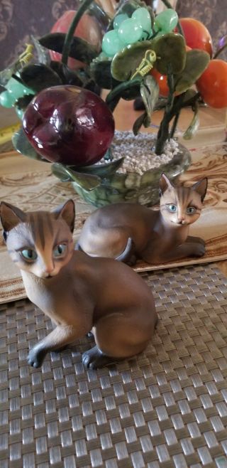 Vintage Abyssinian By Andrea 2 Cats Blue Eyes Ceramic Matt Statue Figures.  Cute