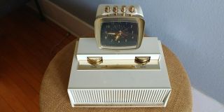 Vintage Philco H765 Clock Am Radio - Resembles " Predicta " Tv Television