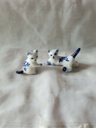 2 Vintage Porcelain Kitten Cat Figurines Blue White Delft Style Miniatures