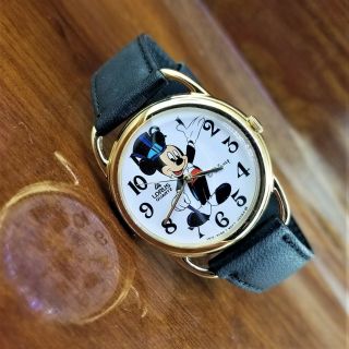 Vintage Disney Lorus By Seiko Mickey Mouse Top Hat Dome Crystal Watch
