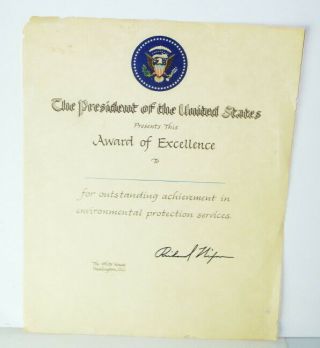 - Orig 1969 President Of The United States Award Of Excellence Richard M.  Nixon