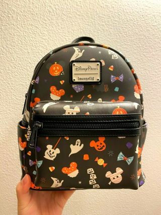2020 Disneyland Disney Parks Halloween Snacks Loungefly Backpack In Hand