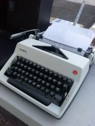 Vtg Olympia Deluxe Sm9 German Typewriter With Case.  Great