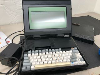 Kaypro 2000 Laptop Computer Vintage Powers On W/multi Adapter And Power Cord