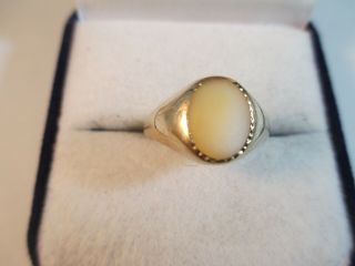 Lovely Vintage,  London 1968,  9ct Gold White Agate Signet Ring Uk Size M1/2 2.  8g