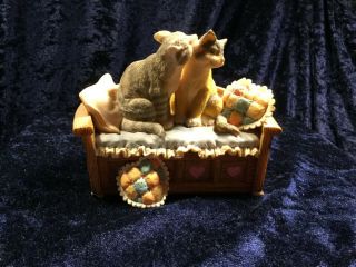 " The Love Seat " Pet Tales Cats On Sofa Ceramic Music Box,  Plays Unchained Melody